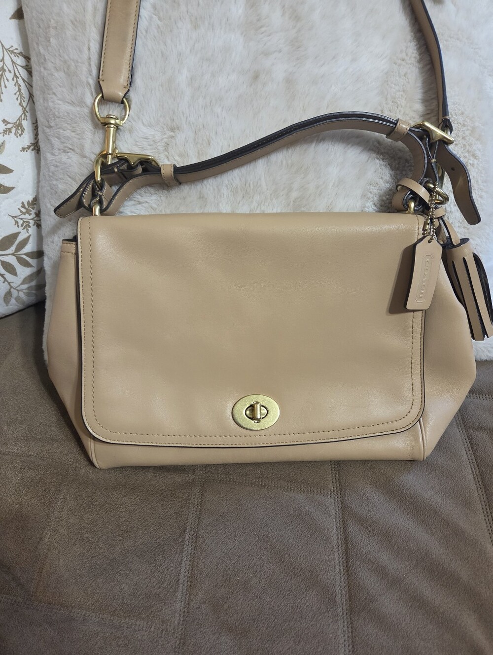 Coach Legacy Romy Pebbled Leather Shoulder Bag in Camel Beige with Flaw. - Picture 8 of 14